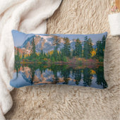 Mount Shuksan mirrored in Reflection Lake ランバークッション (ブランケット)