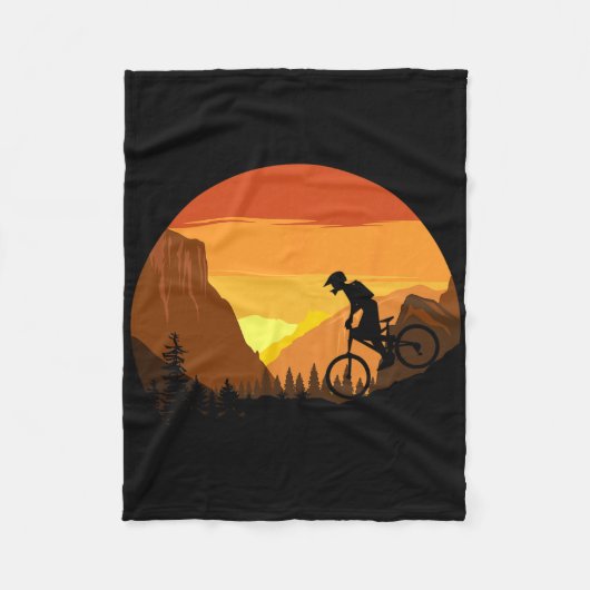 Mountain Biking Retro Sunset Trail Rider  フリースブランケット (正面)