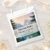 Mountain Lake Personalized Wedding Favor Bags フェイバーバッグ (クリップ留めされた状態)
