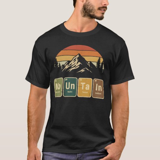 Mountain Periodic Table Pun Retro Hiking Nature De Tシャツ (正面)