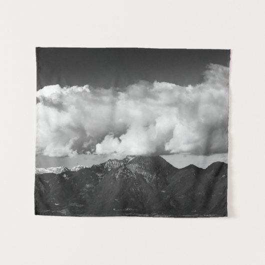 Mountain Storjih、スロベニアの雲の下 タペストリー (正面(横))