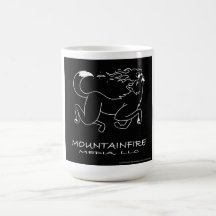 MountainFire Coyoteホワイトオンブラックバックグラウンドマグカップ