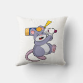 Mouse at Cricket with Cricket bat クッション (裏面)