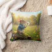 Mouse Blowing Dandelion Seedlings クッション (ブランケット)