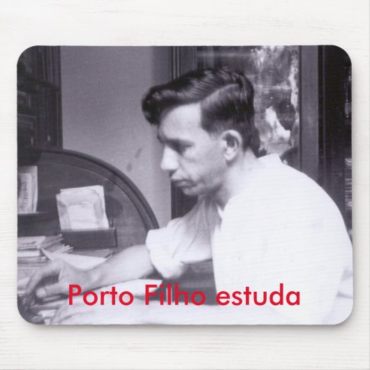 Mousepad mostra alguém estudando. マウスパッド (正面)