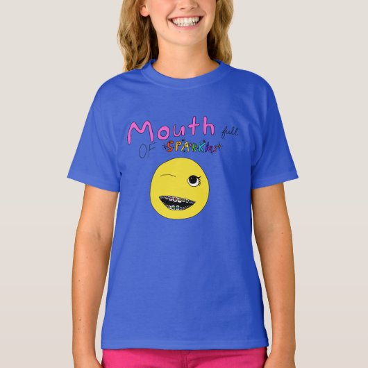 Mouth of Sparkles braces tee shirt – カラー Tシャツ (正面)