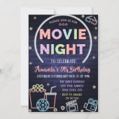 Movie Night Birthday Invitation Under the Stars 招待状 (正面)