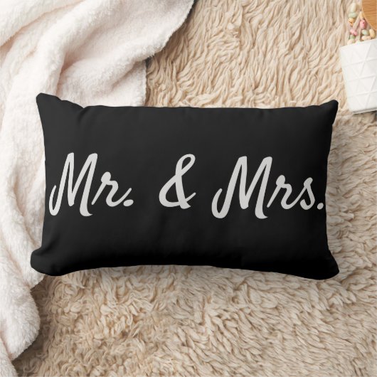 MRとミセス黒腰枕 ランバークッション (ブランケット)