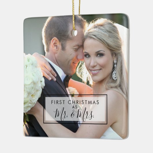 MrカスタムとMrsのフォト初めてのクリスマス セラミックオーナメント (左)