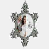 Mr.とMrs.Photo Holidayとしての私たちの初めてのクリスマス スノーフレークピューターオーナメント (左)