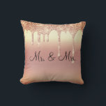 Mr.ミセス・グリッター結婚の形見エレガント クッション<br><div class="desc">美しいサテンルックグリッター「Mr.「愛してる」枕寝室かわいらしのベッドやチェイスのラウンジでの状況。一方は新しいMrとMrsのために、もう一方は"I Love You"タイポグラフィ。</div>