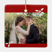 Mr.and夫人としてNewlywed Photo Red初めてのクリスマス セラミックオーナメント (裏面)