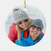 Mr.And Mrs.初めてのクリスマス赤と金ゴールドの写真 セラミックオーナメント (裏面)