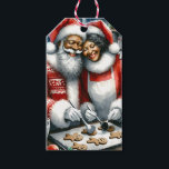 Mr.And Mrs.Clause Cute Christmas to and from ギフトタグ<br><div class="desc">かわいい古いファッションドギフトパーソナライズされたラベル。甘いヴィンテージサンタ・クラウス夫妻（アフリカ系アメリカ人）のベーキングクッキーがキッチンに入っている。懐かしいクリスマス与えの雰囲気を味わえる可愛い愛アート。</div>