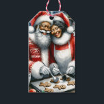 Mr.And Mrs.Clause Cute Christmas to and from ギフトタグ<br><div class="desc">かわいい古いファッションドギフトパーソナライズされたラベル。甘いヴィンテージサンタ・クラウス夫妻（アフリカ系アメリカ人）のベーキングクッキーがキッチンに入っている。懐かしいクリスマス与えの雰囲気を味わえる可愛い愛アート。</div>