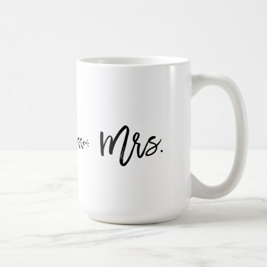 Mr. and Mrs. Coffee Mug：ブラックとのスクリプトフォント コーヒーマグカップ (右)
