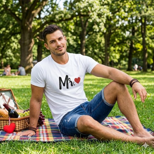 Mr. Modern Black Script Women Red Heart T-Shirt Tシャツ