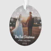 Mr.Mr.Mrs.Snowflakesの写真としての私たちの初めてのクリスマス オーナメント (正面)