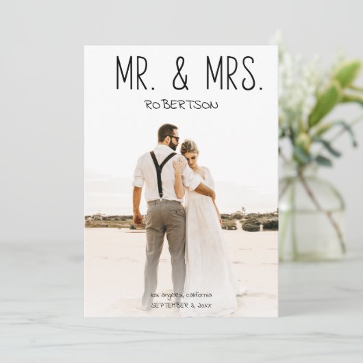 Mr & Mrsフォトおもしろいタイポグラフィオプション披露宴 招待状 (スタンド正面)