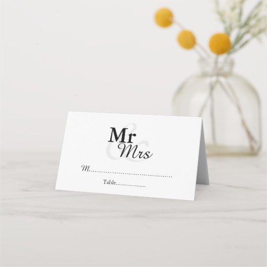 Mr. & Mrs. シンプル エレガント ウェディング プレイスカード (正面)