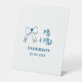 Mr. & Mrs. add name date結婚式の引き出物bow blue gree 台座サイン