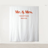 Mr. & Mrs. Bold Orange Typography Wedding Backdrop タペストリー (正面)