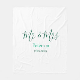 Mr & Mrs last name married year wedding engagement フリースブランケット