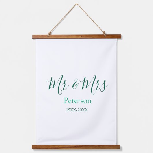 Mr & Mrs last name married year wedding engagement 吊り下げ型タペストリー (正面)