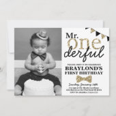 Mr. Onederfulブラックと金ゴールドファースト誕生日写真 招待状 (正面)