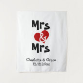Mrs. と Mrs. の写真用背景 - オーダーメイドの結婚式 タペストリー (正面)
