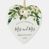 Mrs. and Mrs. Lesbian Photoとしての私たちの初めてのクリスマス セラミックオーナメント (右)