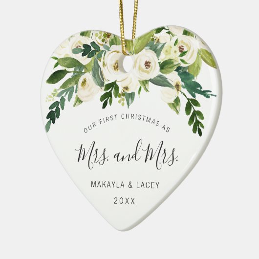 Mrs. and Mrs. Lesbian Photoとしての私たちの初めてのクリスマス セラミックオーナメント (左)