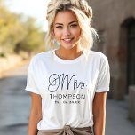 Mrs Blackスクリプトモダンカスタムウェディング新婚 トライブレンドＴシャツ<br><div class="desc">まモダンカジュアルた、シックなブラック書道の脚本「ミセス結婚」の女子のTシャツは、新郎新婦のラスト名とDATEの設定とパーソナライズされたも可能な文字を備えている。新婚旅行や結婚ハネムーンでの衣服に最適！</div>