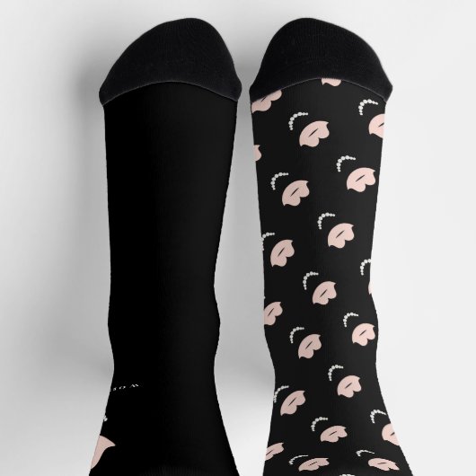 Mrs. Bride Lips & Pearls Stylish Chic Wedding Gift ソックス (上部)