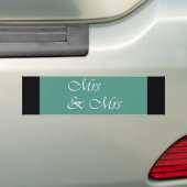 Mrs & Mrs タイポグラフィ バンパーステッカー (車上)