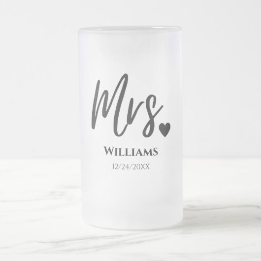 Mrs. Stein モダン Bride Beer Mug:の結婚贈り物 フロストグラスビールジョッキ (中央)