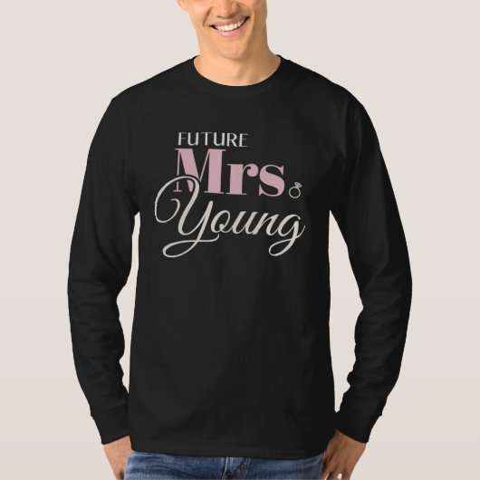 Mrs Young Bachelorette Cute Engagement Tシャツ (正面)