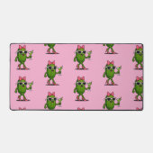 Ms. Cucumber Chic デスクマット (正面)