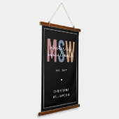 MSW社会カスタム業務修士レトロ卒業 吊り下げ型タペストリー (傾斜あり)