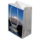 Mt Fuji Lake Reflection ミディアムペーパーバッグ (裏面アングル)