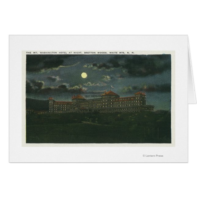 Mt Washington Hotel at Nightの外観 (正面横)