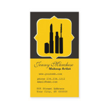 MUAの目のマスカラの美しいコンサルタントのメーキャップアーティスト