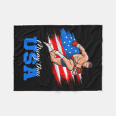 Muay Thai Usa Support Team American Flag Kickboxin フリースブランケット (正面(横))