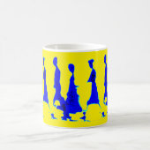 Mug青および黄色の女性 マグカップ (中央)