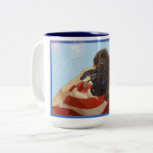 Mug~のアメリカ人の独立 ツートーンマグカップ (正面左)