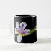 Mug – アイリスの花 ツートーンマグカップ (正面左)