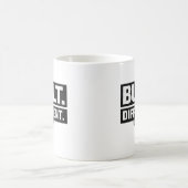 MUG - BUILT DIFFERENT コーヒーマグカップ (中央)