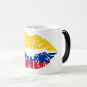 Mug Colombian Flag Kiss Print – Bold Patriotic Lip モーフィングマグカップ (正面右)