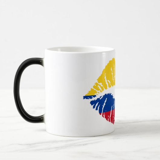Mug Colombian Flag Kiss Print – Bold Patriotic Lip モーフィングマグカップ (左)