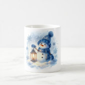 Mug Cozy Winter Snowman with Lantern – Whimsical W コーヒーマグカップ (中央)